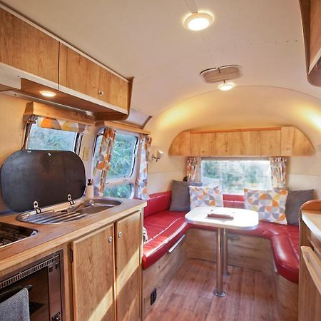 The Airstream Villa Penryn Ngoại thất bức ảnh