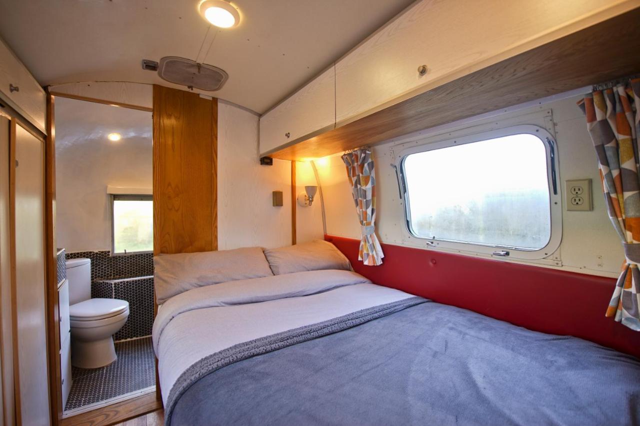 The Airstream Villa Penryn Ngoại thất bức ảnh