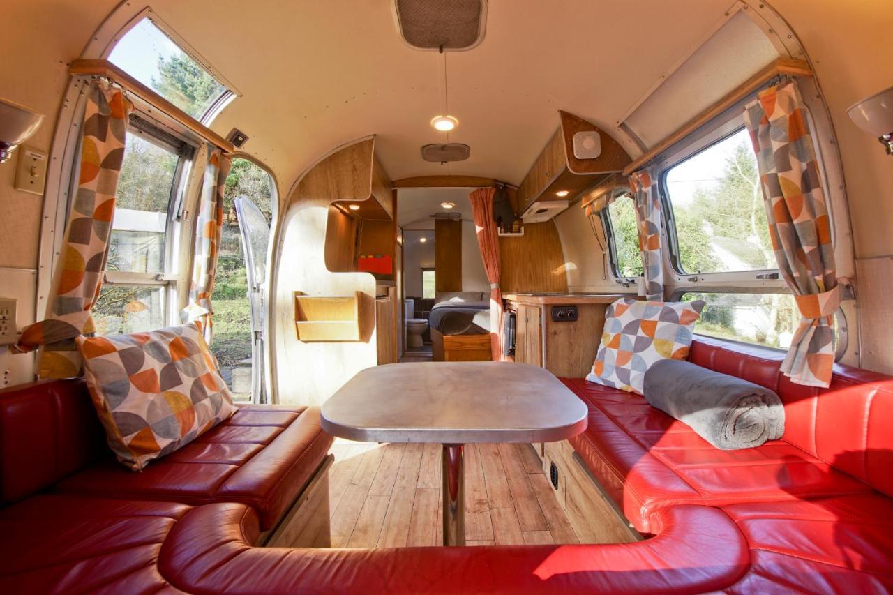 The Airstream Villa Penryn Ngoại thất bức ảnh