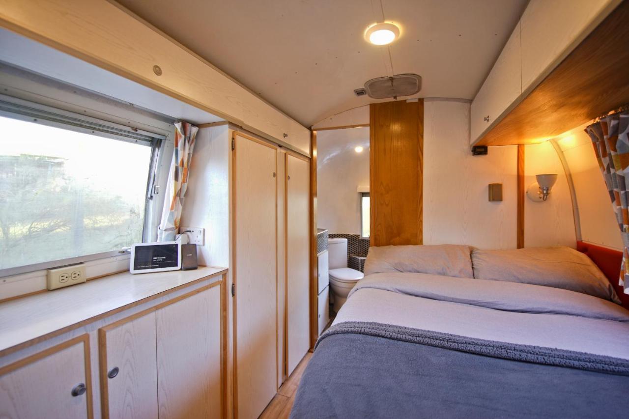 The Airstream Villa Penryn Ngoại thất bức ảnh