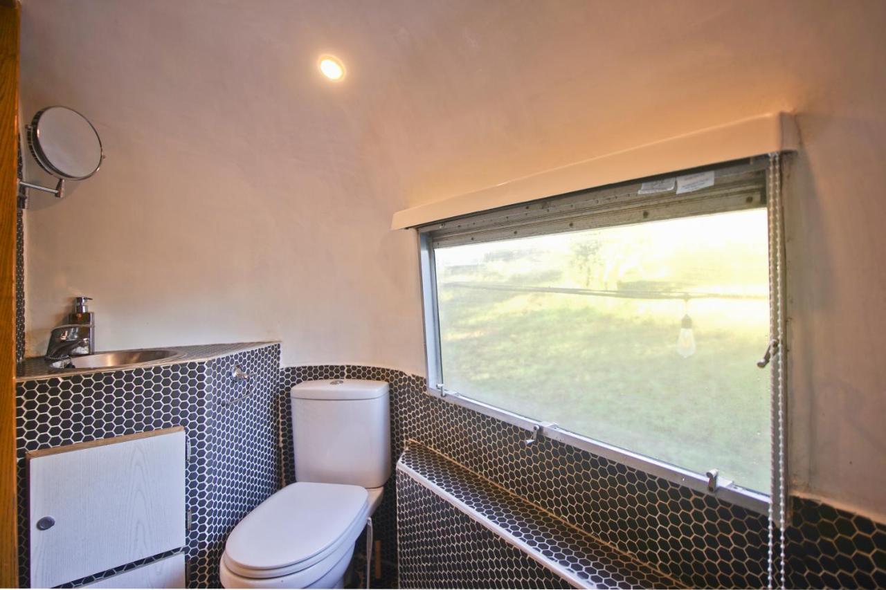 The Airstream Villa Penryn Ngoại thất bức ảnh